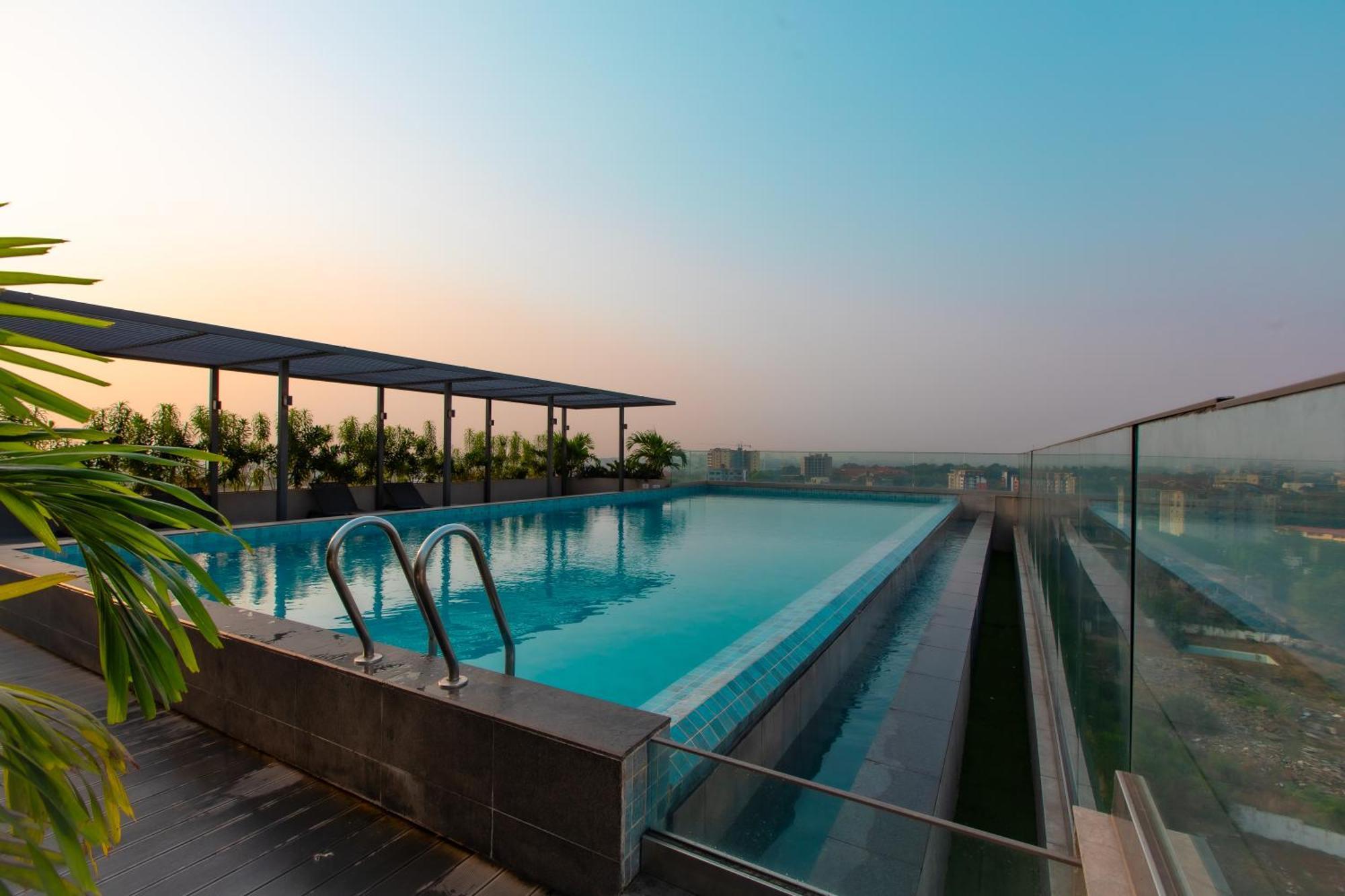 7 Minutes From The Airport - Chic Studio Acra Exterior foto